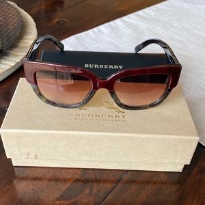Women’s Burberry Sunglasses